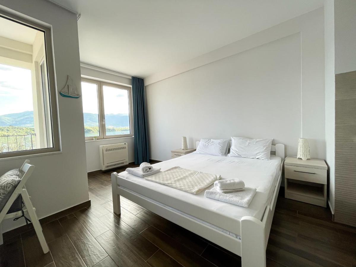 Apartments Maestral Tivat Exterior photo