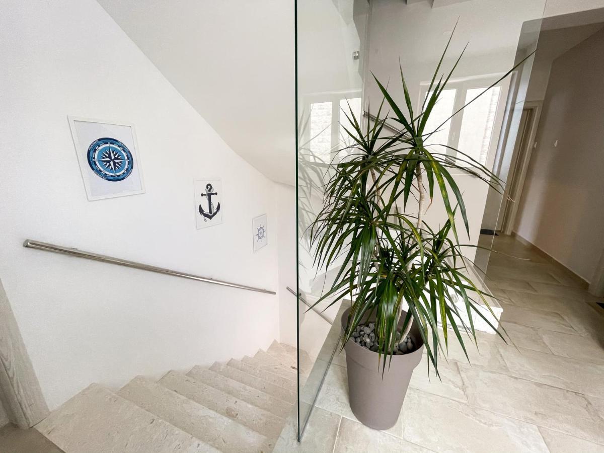 Apartments Maestral Tivat Exterior photo